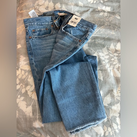 🏷️Levi’s wedgie fit dream wash size 28 NWT - Picture 7 of 10